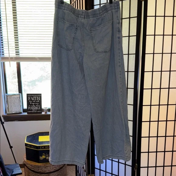Universal Thread Light Blue Flare Jeans - Picture 3 of 6